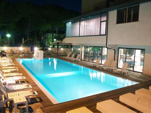 Hotel Liverpool Cervia Eksteriør billede